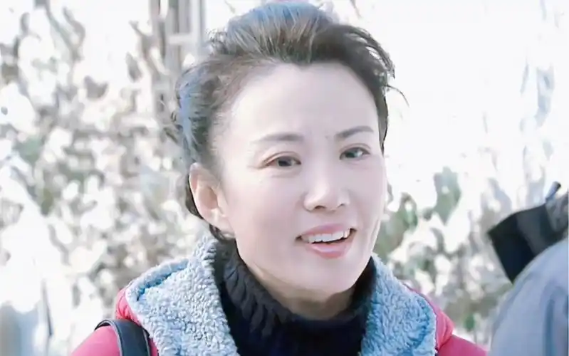 国话演员马丽李玉娟这个角色就特别想抚平她皱着的眉头
