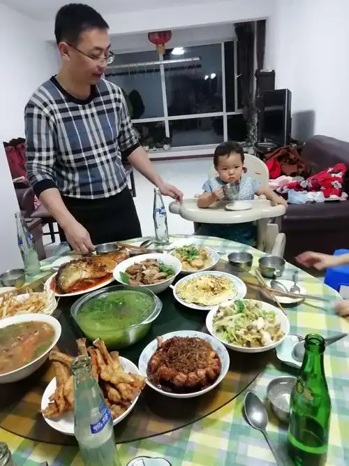 一次温馨的家庭生日聚会