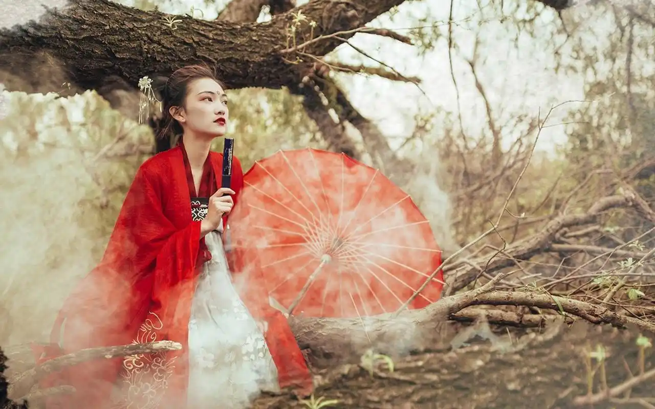 性感红衣古装美女高清桌面壁纸