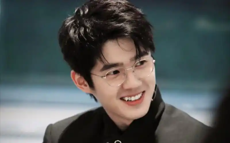 【刘昊然】笑yue,一个动作而已,能有多苏?