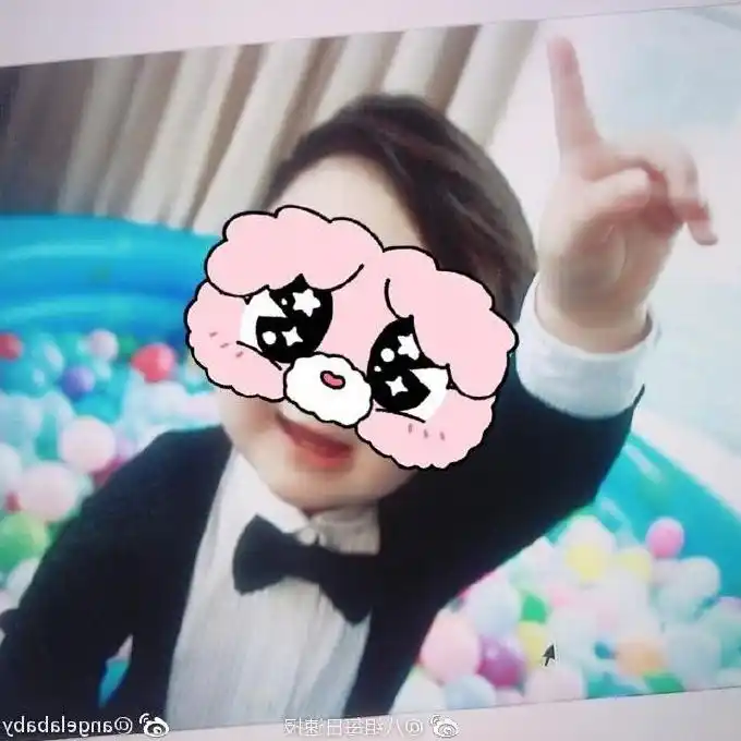 杨颖微博终于晒小海绵正面照,胖胖的很是可爱!