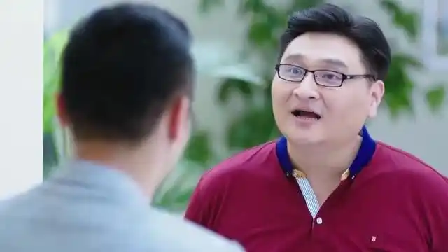 家庭秘密赵老板看到洪一平竟然牵着一个女子进公司