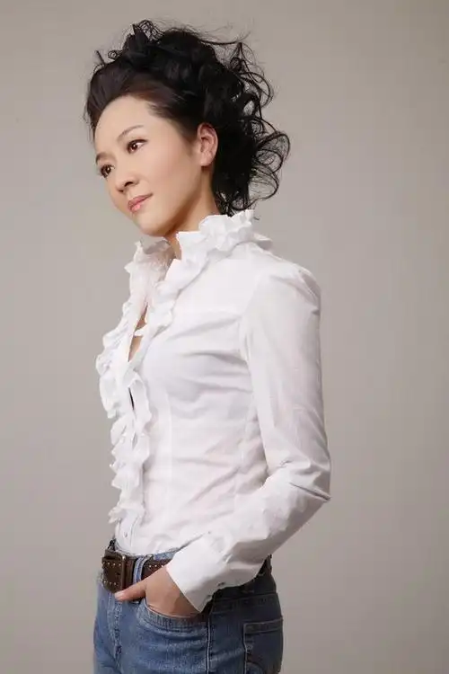 资料图片:独臂舞者马丽精彩写真(2)