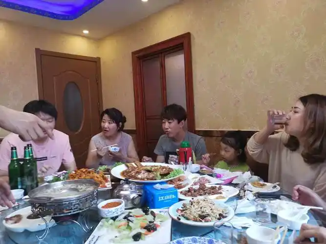 全家为老父亲庆祝93周岁生日!