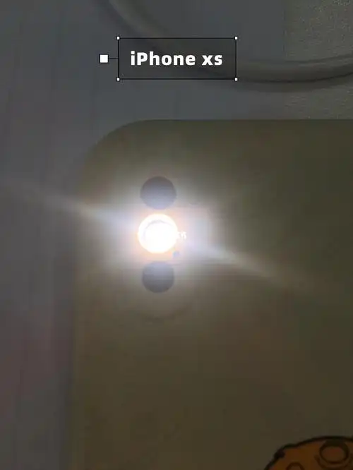 iphone 13pro 闪光灯偏暗,你们的也是一样吗