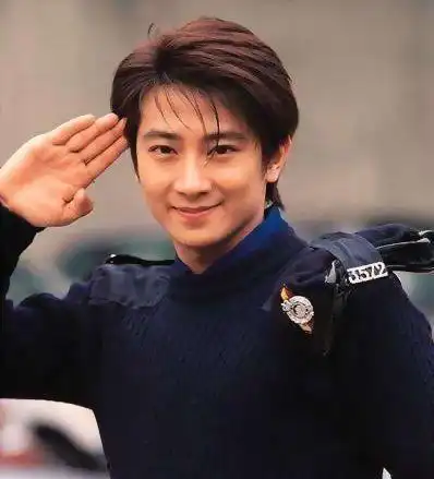 名气不输四大天王的孙耀威结婚了婚纱照曝光2