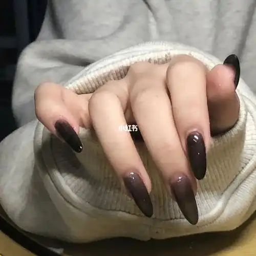 透黑纯色美甲简约高级显白