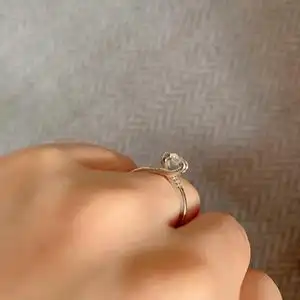 通灵珠宝钻戒蓝色火焰