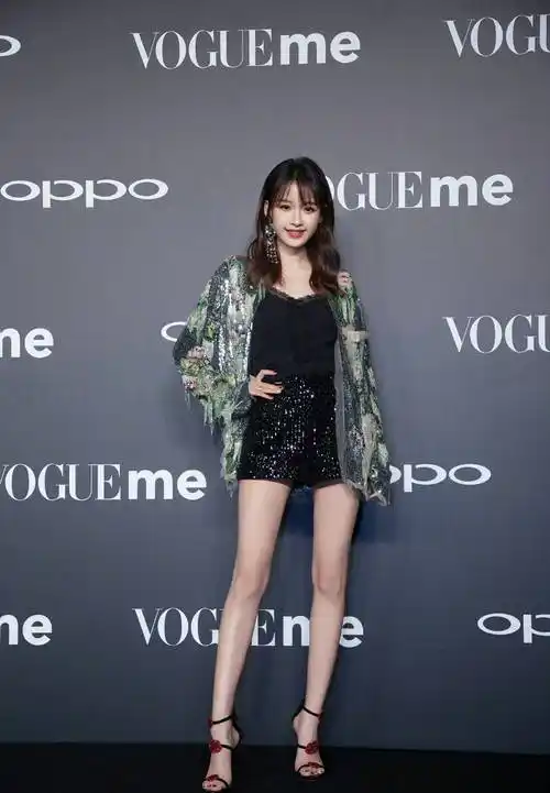 这谁顶得住嘛孙怡这身材饱满性感简直炸裂