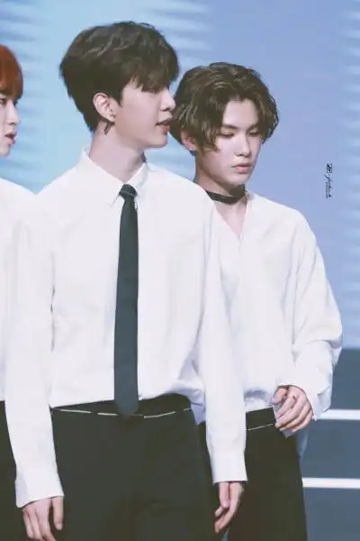 范丞丞黄明昊背景图