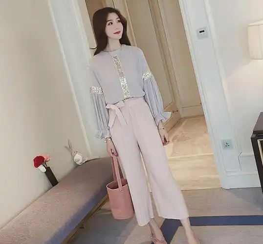 1,女人穿什么颜色的衣服来吸引男人