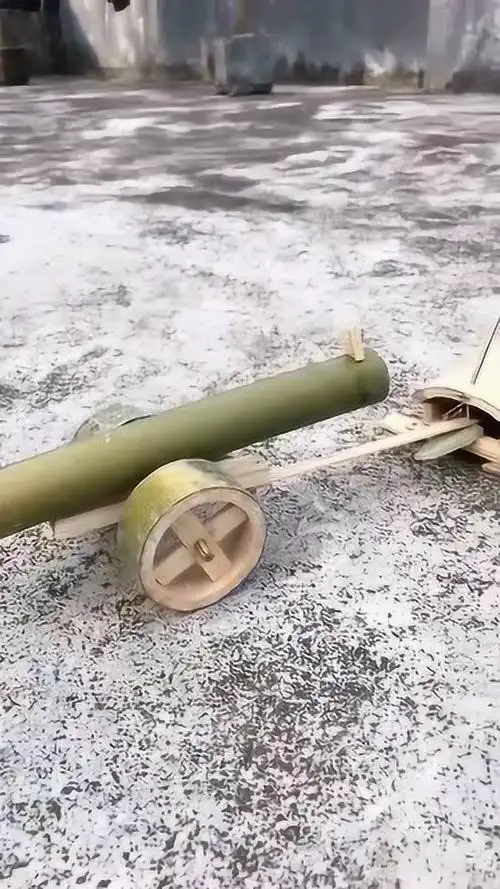 向前冲就是胜利高手发明的竹子大炮家人看呆了