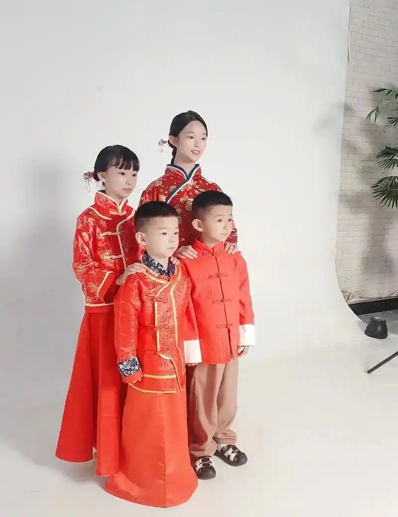 儿女双全,何其幸运!拼了三次命,凑成俩个好字!愿此生三餐四季 - 抖音