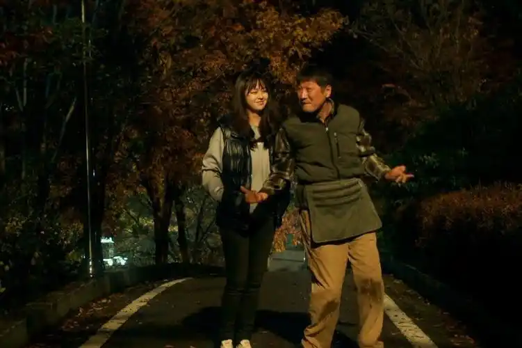 夜晚三点半4分钟带你看完韩国悬疑恐怖电影蚯蚓