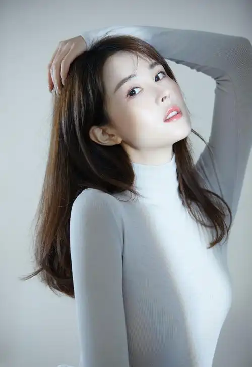 高颜值美女小姐姐白嫩性感图片写真