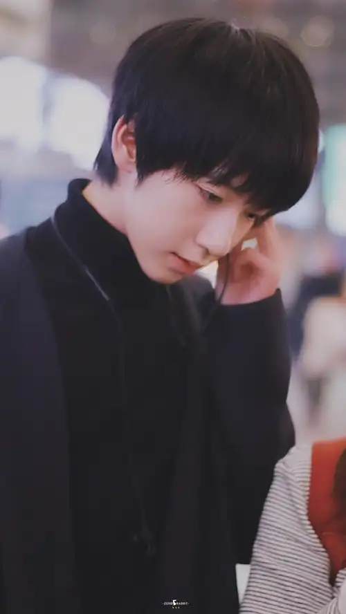 少年凉生贺峻霖