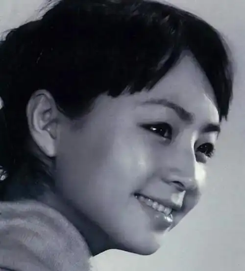 综合考量专业实力,家世背景以及作品流传度,宋丹丹如果说自己排第二