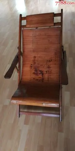 建国初红红的色泽竹制躺椅