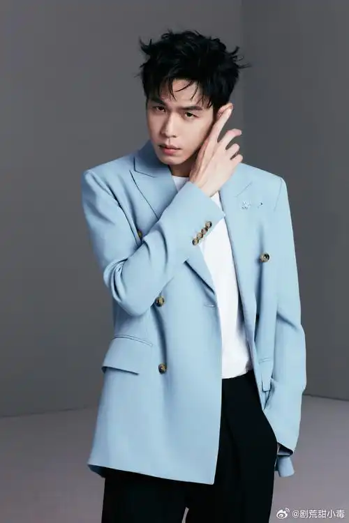 张若昀蓝西装##张若昀生日写真大片