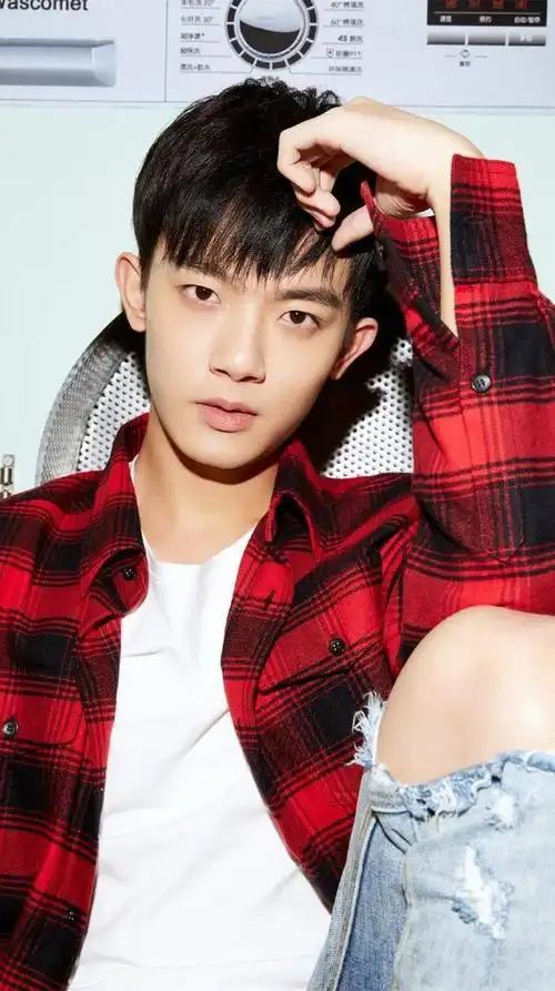 手机壁纸李明德