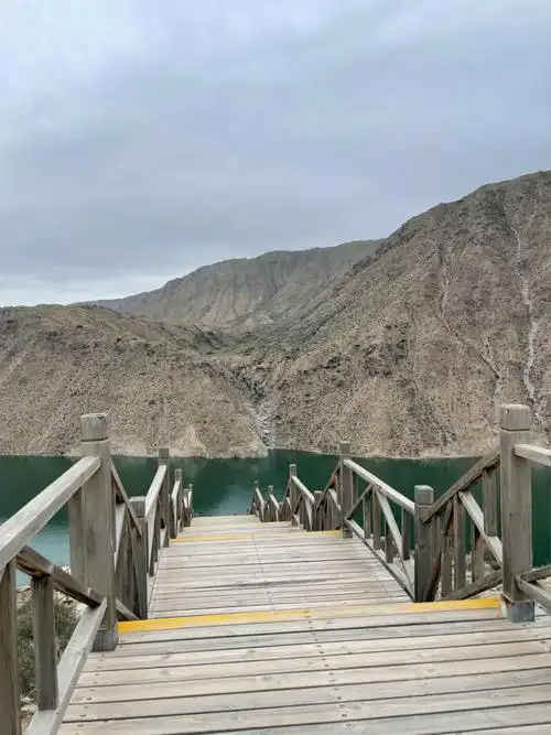 因为甘肃疫情没有去成张掖,直接返回,开到了龙羊峡镇,在这玩了一天多