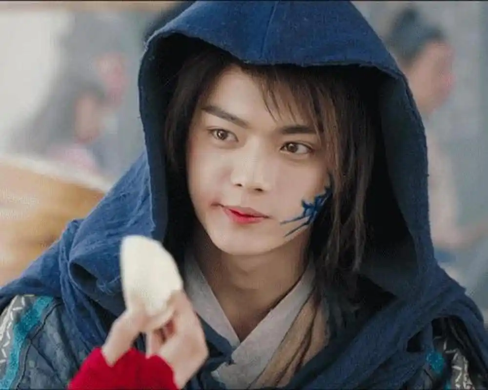 许凯男扮女装造型