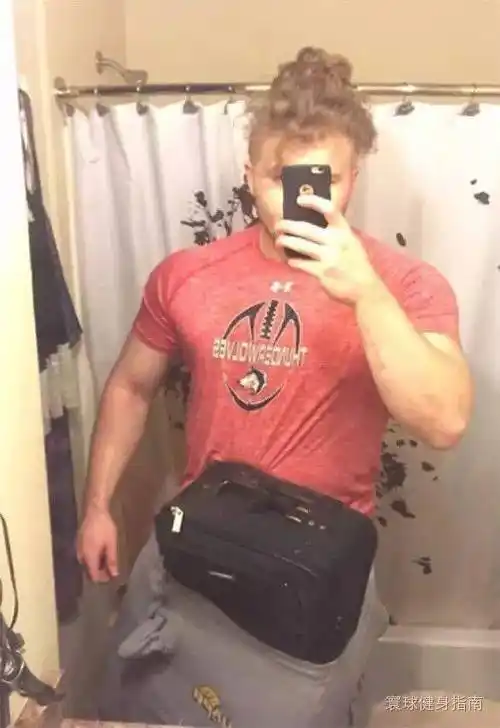 男生怎样自拍显"丁丁大"弱爆了,看看某音上女生直播卖紧身裤,搞笑又上