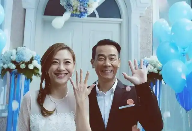 陈小春的前妻是谁,陈小春的前女友是谁(变成"妻管严"也心甘情愿)