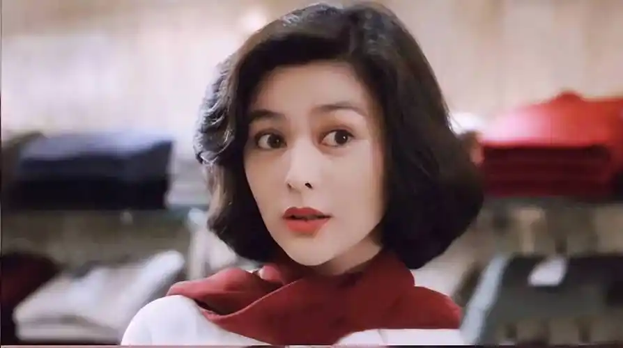 《豪门夜宴》《九二神雕之痴心情长剑》《夏日情未了》中,关之琳分别