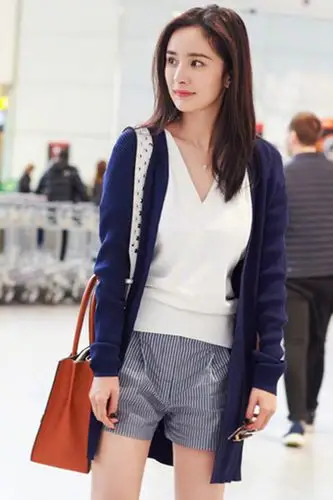 谈判官杨幂机场街拍明星同款藏青色修身显瘦开衫针织衫