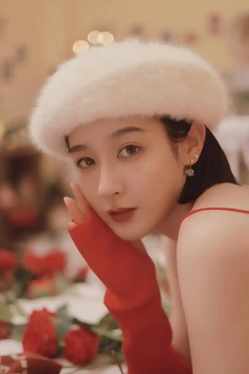 辣妹甜心的圣诞照.#写真 #氛围感 #圣诞写真 - 抖音