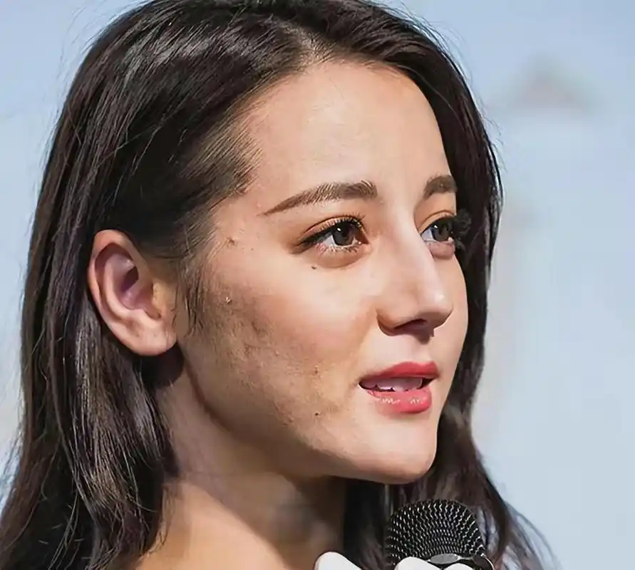 迪丽热巴这生图照和美颜照对比,真是让人起一身鸡皮疙瘩!