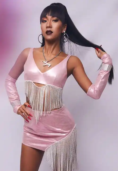 中国好声音吉克俊逸(吉克隽逸:卖惨炫富当小三,立了10年的"淳朴"人设