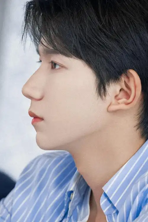王源肆楼见##王源侧颜写真