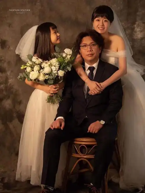 享受一家三口的惬意时光大连婚纱照