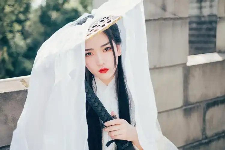 故人千里,西望双剑黯回眸.