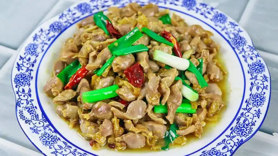 安利六道家常美食:爆炒鸡胗上榜,干锅肥肠麻辣鲜香开胃又下饭