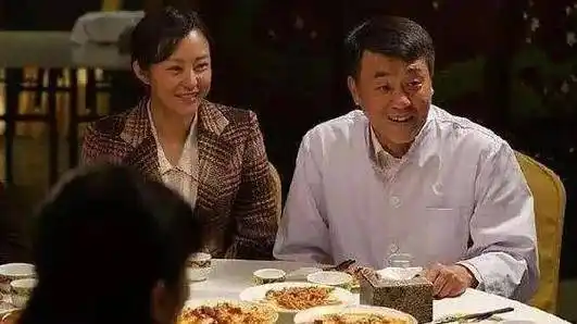 原创何冰同学聚会白捡一个老婆没钱结婚妻子倒贴五千恩爱幸福