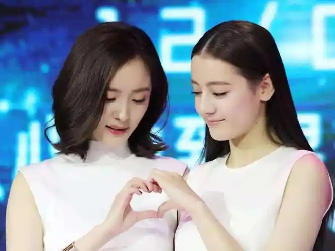 迪丽热巴力挺杨幂杨幂昔日好友销声匿迹人缘败坏众所周知