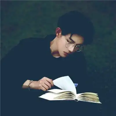 小众怀旧复古胶片感男生头像图片