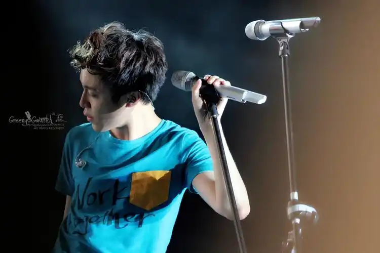 跪求苏打绿高清大图分辨率1248x1024以上 要成员一起 还有就是谢馨仪