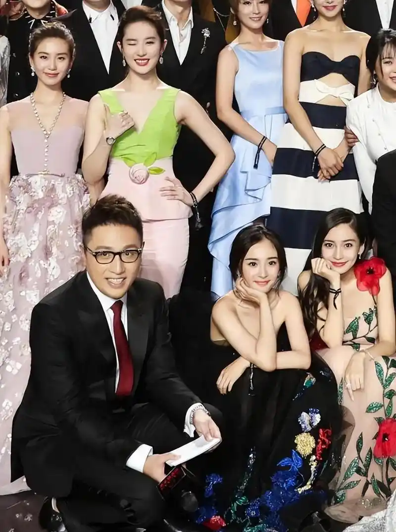 有一种差距,叫女明星同框,"皮相美"和"骨相美",一目了然