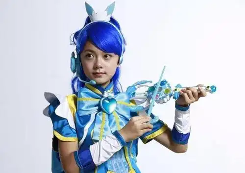 顺带一提她这个版本的小蓝姐姐可漂亮了,长得好看身材也好,我超喜欢的