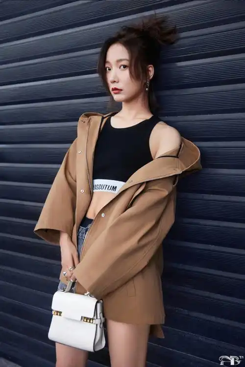 fb the 11th issue#王珞丹超话look3 90酷飒感look上线啦!