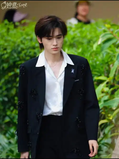 超话#寻找星光观测者#深夜福利~仅限老婆粉享用@时代少年团-宋亚轩