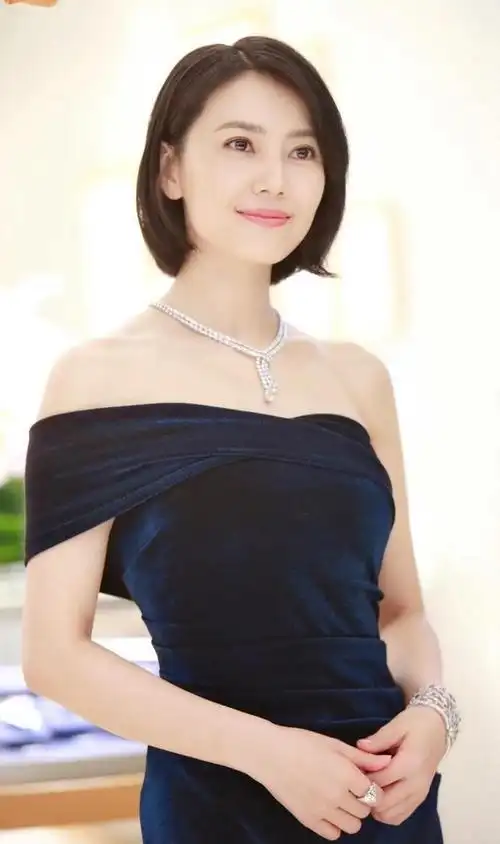 娱乐圈8位一眼万年的短发女明星,秦岚刘亦菲,个个美出新高度!