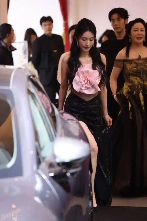 张俪这身材,这才是尤物啊!