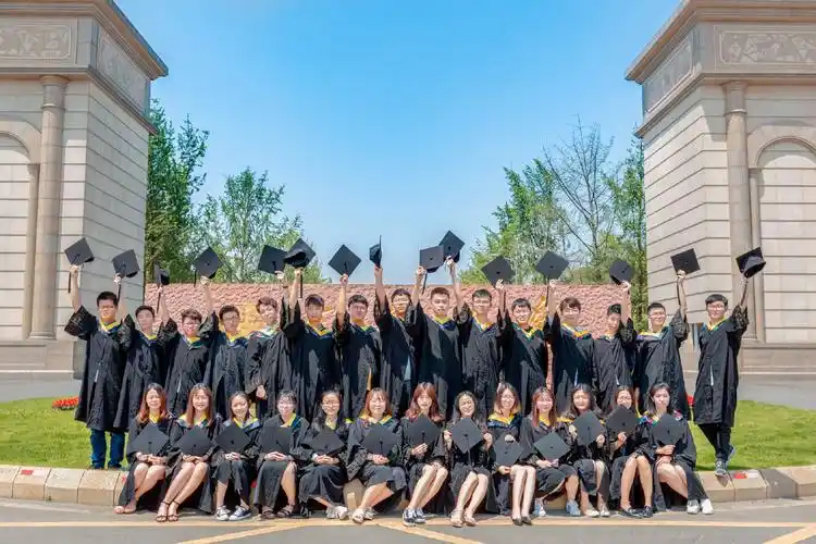 如何在西南交通大学犀浦校区拍摄集体毕业照v10