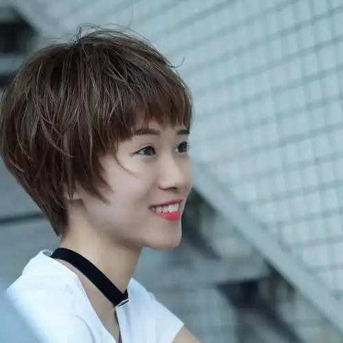 女士短发_克拉美甲美睫_到位直约上门服务_品质保障