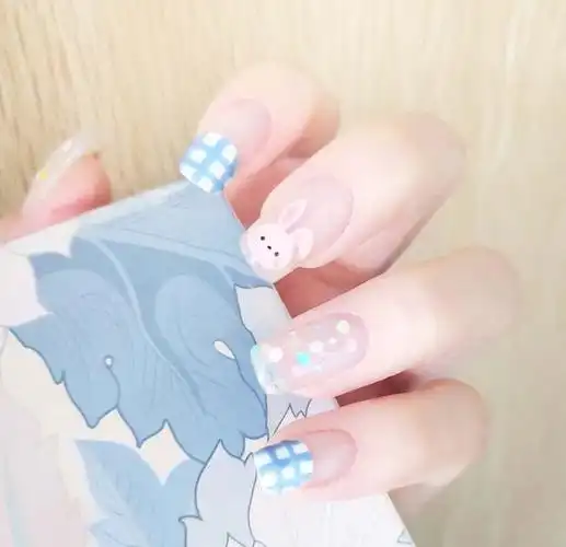 清新软萌兔子可爱美甲最新款式图